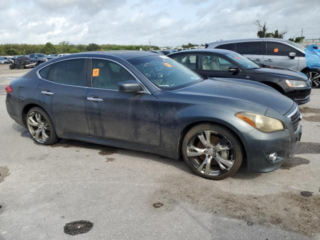 2011 Infiniti M56