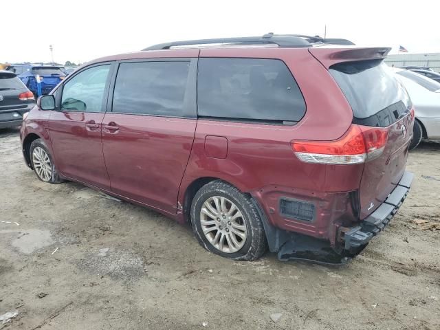 2011 Toyota Sienna XLE