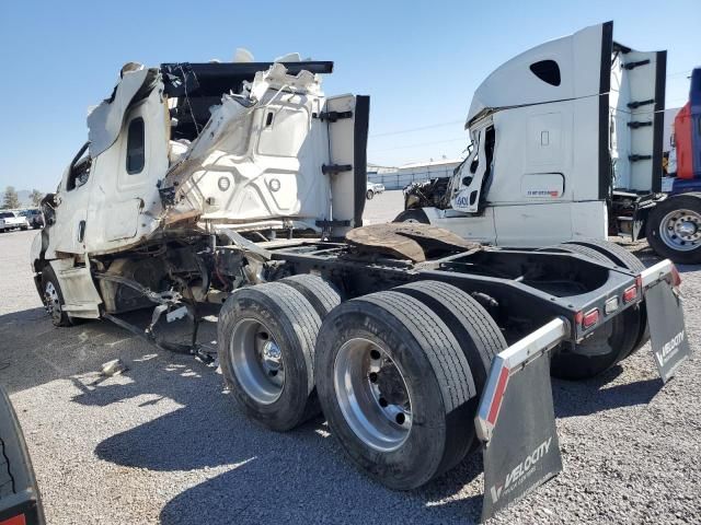 2019 Freightliner Cascadia 126