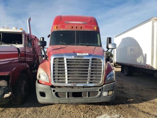 2015 Freightliner Cascadia 125