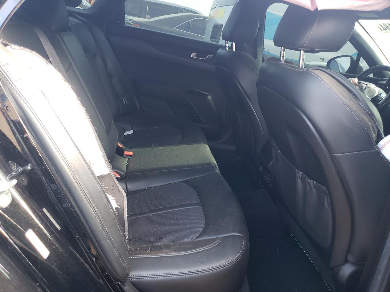 2022 KIA K5 gt Line