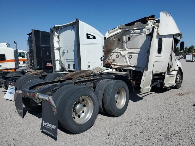 2019 Freightliner Cascadia 126