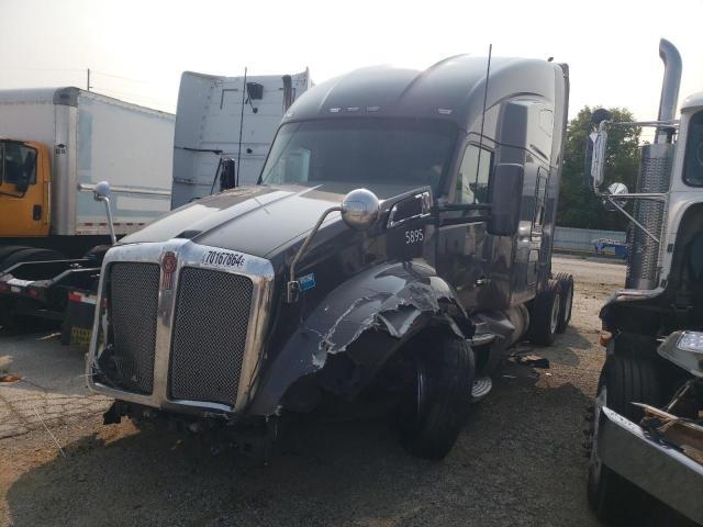 2017 Kenworth Construction T680