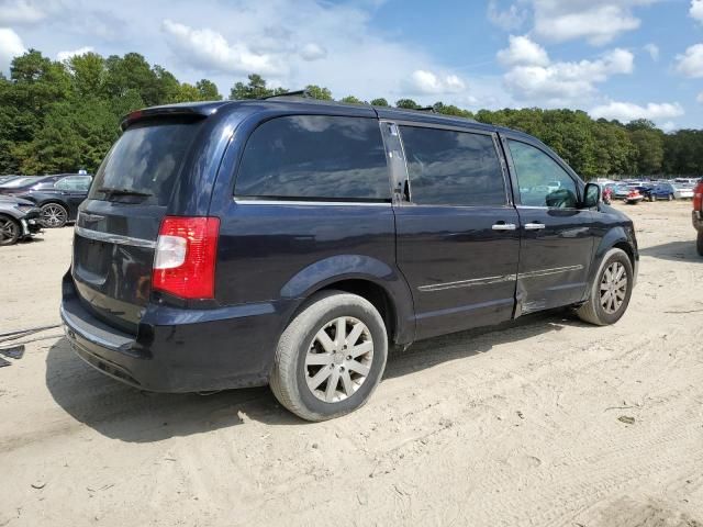 2011 Chrysler Town & Country Touring L