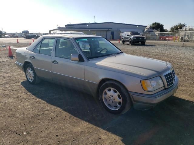 1995 Mercedes-Benz E 320 Base