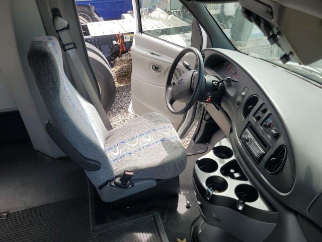 2007 Ford Econoline E350 Super Duty Cutaway Van