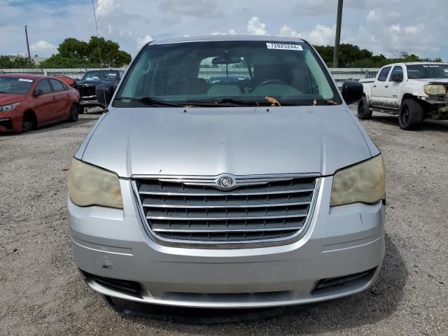 2009 Chrysler Town & Country LX