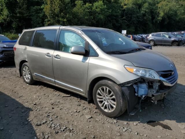 2017 Toyota Sienna XLE