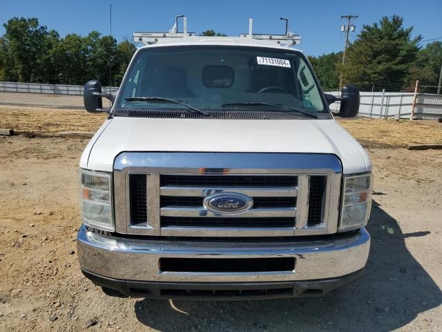 2009 Ford Econoline E350 Super Duty Cutaway Van