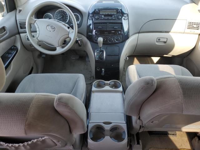 2005 Toyota Sienna CE