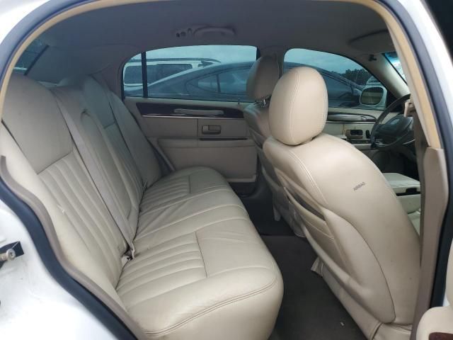 2004 Lincoln Town Car Executive