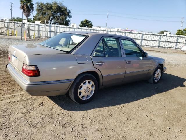 1995 Mercedes-Benz E 320 Base