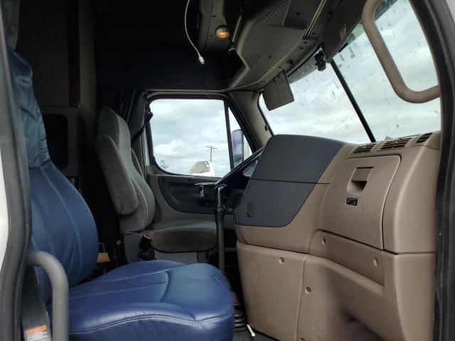 2013 Freightliner Cascadia 125