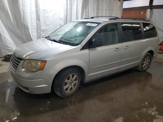 2010 Chrysler Town & Country LX