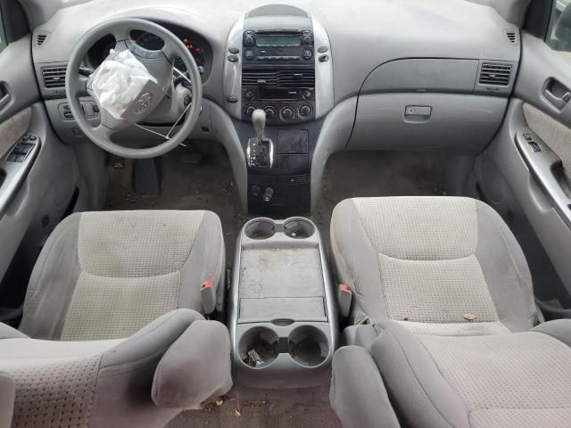 2009 Toyota Sienna CE