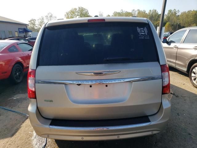 2013 Chrysler Town & Country Touring L