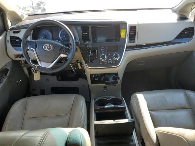 2015 Toyota Sienna XLE