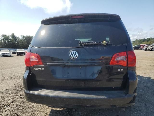 2011 Volkswagen Routan SE