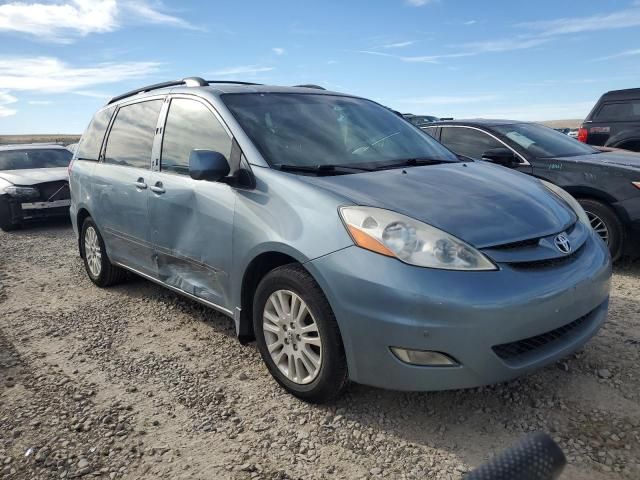 2010 Toyota Sienna XLE