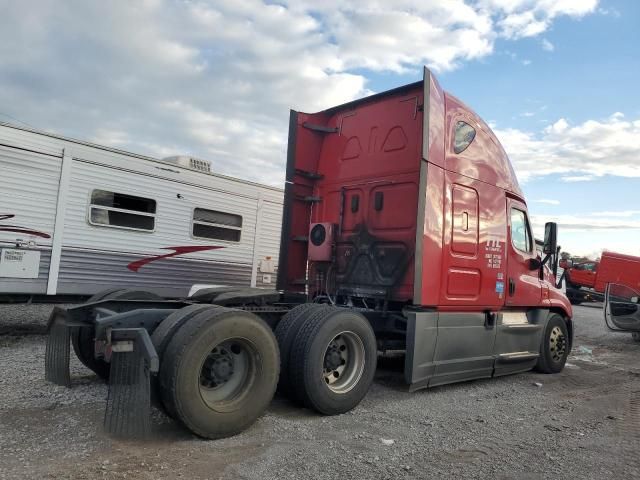 2015 Freightliner Cascadia 125