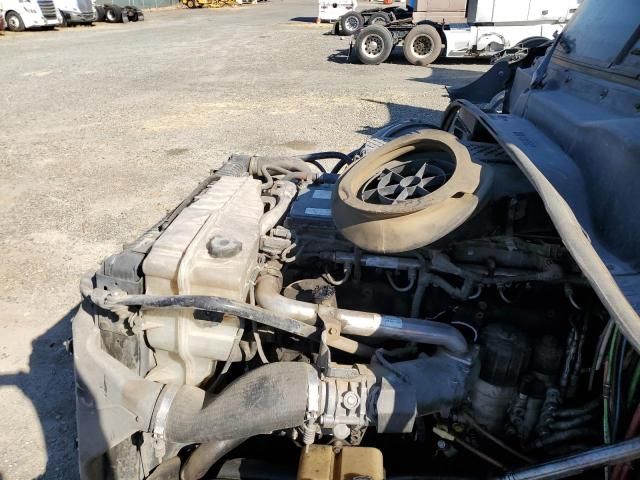 2012 Freightliner Cascadia 125
