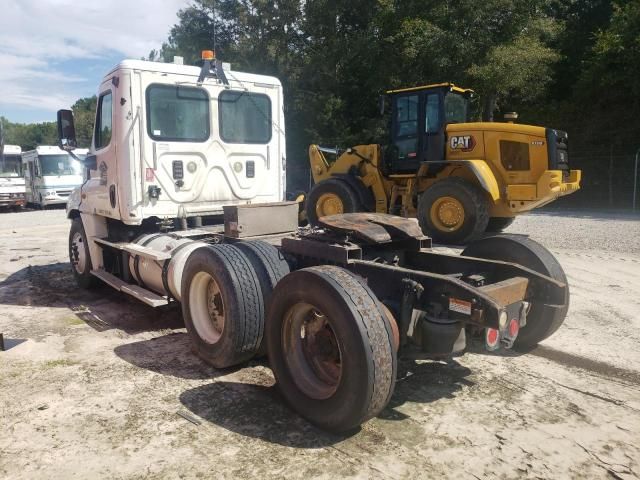 2014 Freightliner Cascadia 125