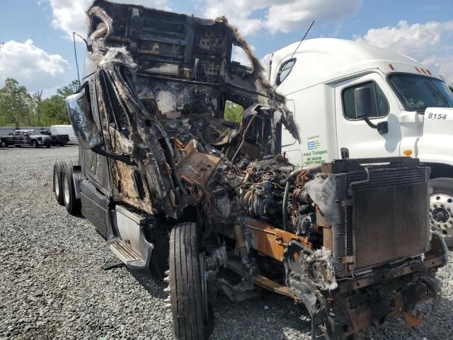 2013 Peterbilt 587