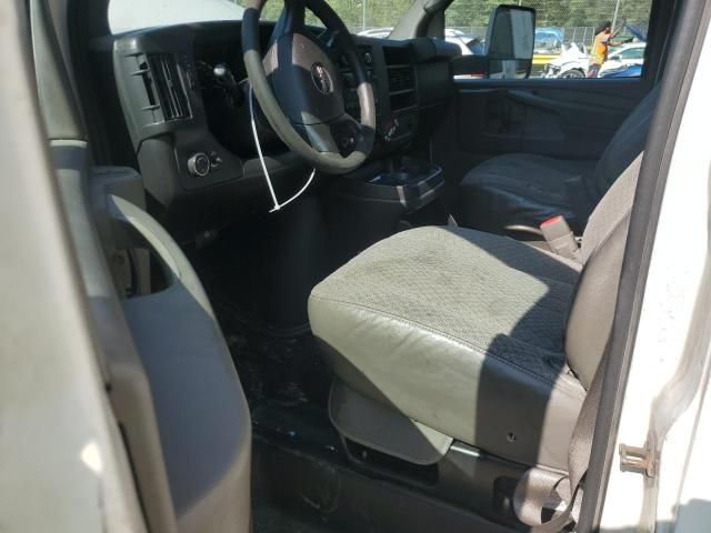 2013 GMC Savana Cutaway G3500