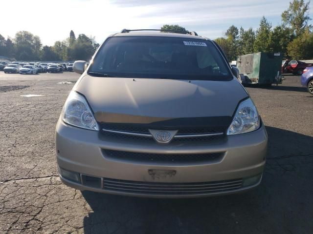 2004 Toyota Sienna XLE