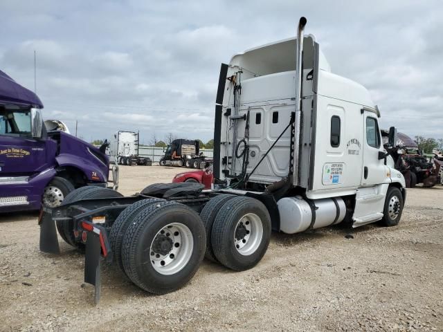 2013 Freightliner Cascadia 125