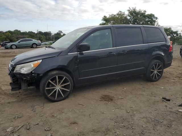 2010 Volkswagen Routan SEL