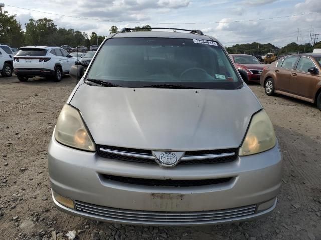 2004 Toyota Sienna CE