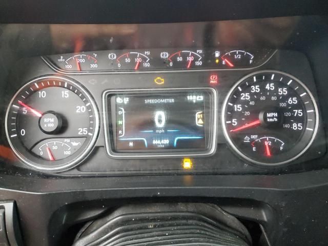 2020 International LT625