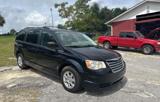 2010 Chrysler Town & Country LX