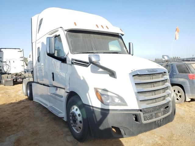 2021 Freightliner Cascadia 126