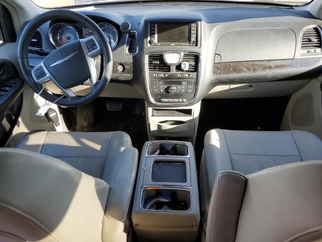 2013 Chrysler Town & Country Touring L