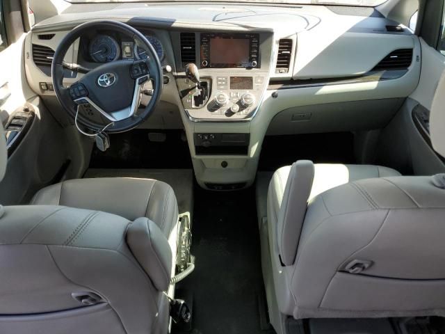 2019 Toyota Sienna XLE