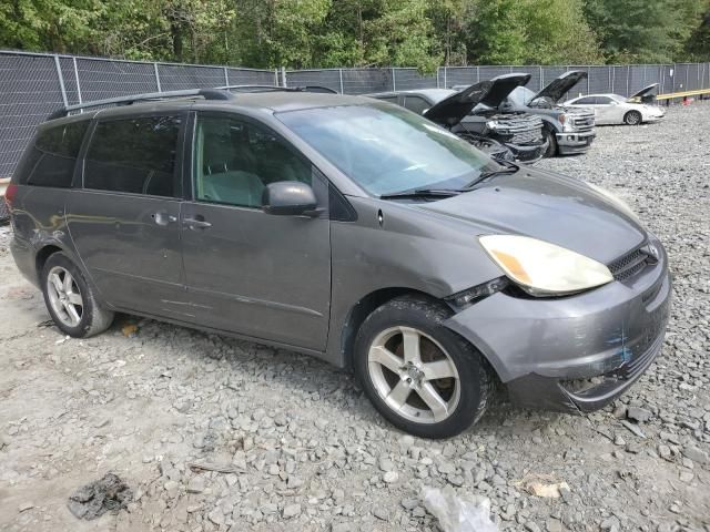 2004 Toyota Sienna CE