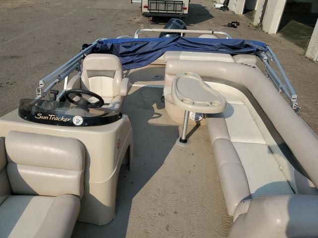 2014 Suntracker Partybarge