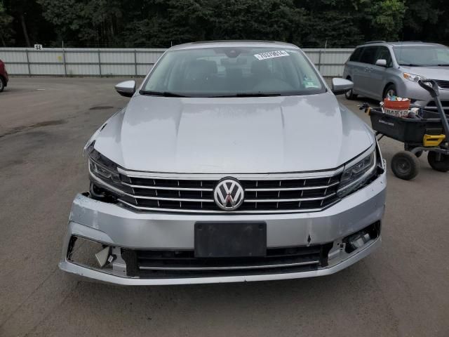 2018 Volkswagen Passat SEL Premium