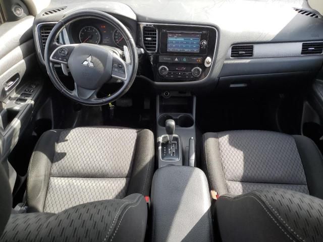 2015 Mitsubishi Outlander SE