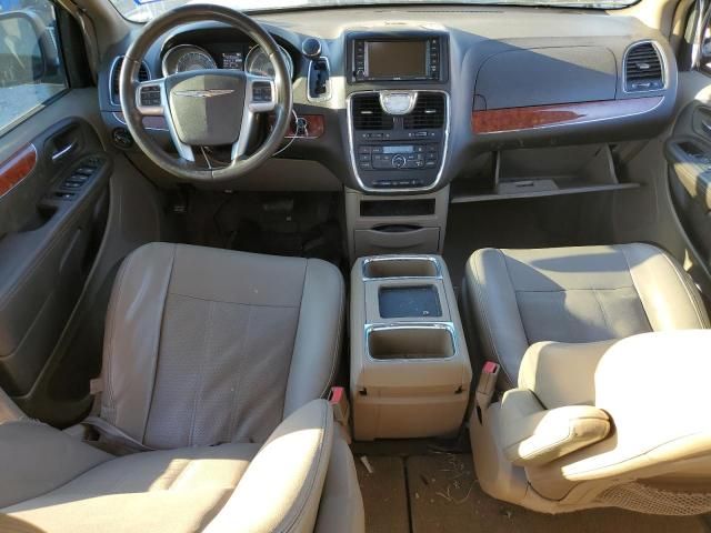 2013 Chrysler Town & Country Touring