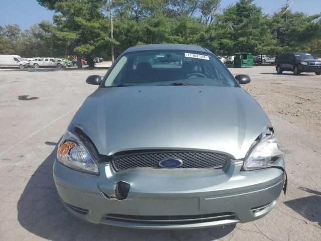 2005 Ford Taurus SE