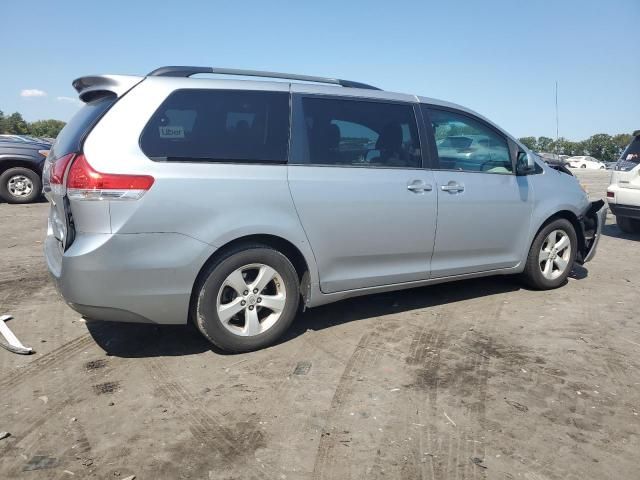 2014 Toyota Sienna LE