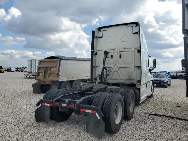 2019 Freightliner Cascadia 125