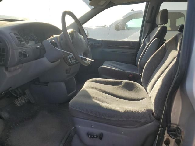 2000 Chrysler Town & Country LX