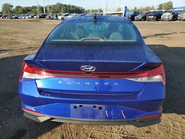 2023 Hyundai Elantra SE