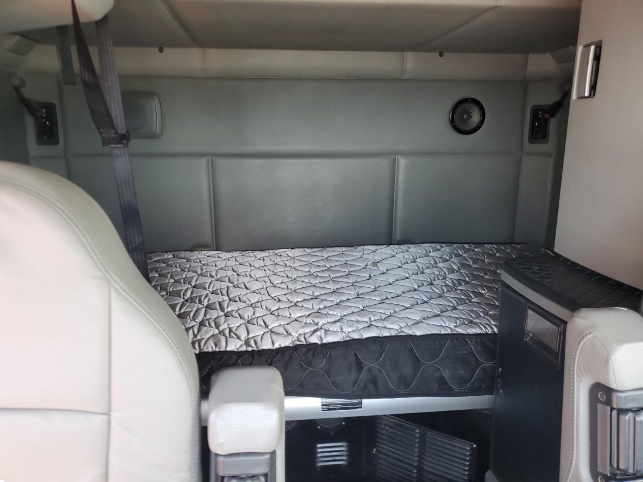 2019 Kenworth Construction T680