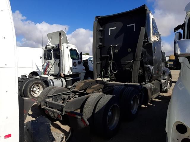 2019 Kenworth Construction T680