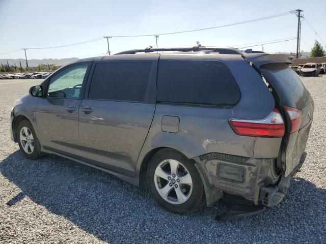 2018 Toyota Sienna LE